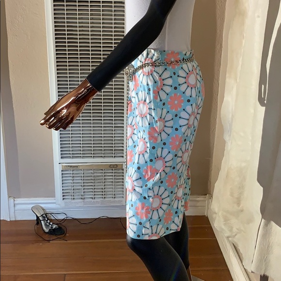 Folio - Picture 4 of 8